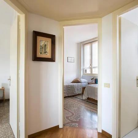 Elegant Floor - Unique View Of Rome's Skyline Tibernestrome アパート *